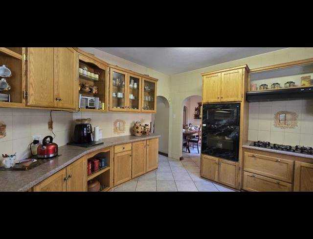 6 BEDROOM HOUSE FOR SALE IN AMANDASIG
